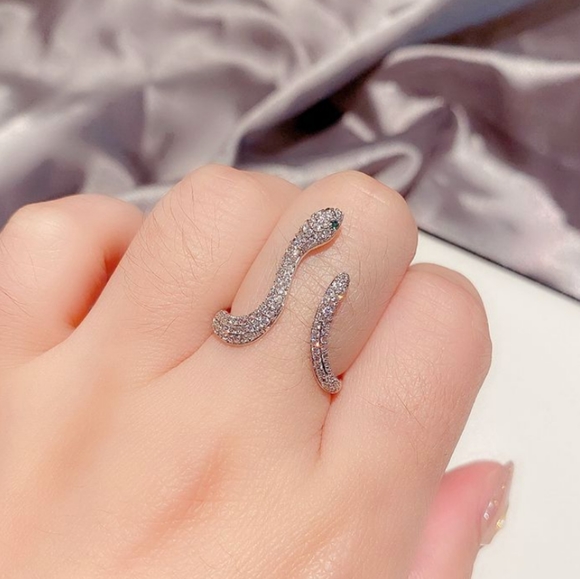 NEW GOLD PLATED DIAMOND PAVE SNAKE RING - Picture 4 of 8